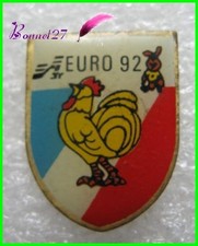 Pin's EURO 92 Mascotte un petit lapin rabbut et le coq Français  #634