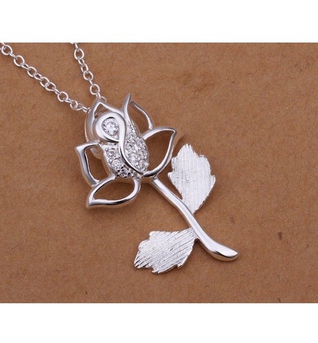 Collier pendentif fleurs