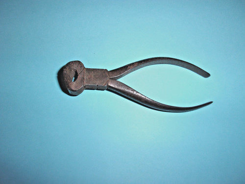 Ancienne petite pince - , coupante