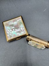 Ancien poudrier en nacre Corona Paris et tube rouge à lèvre 1950