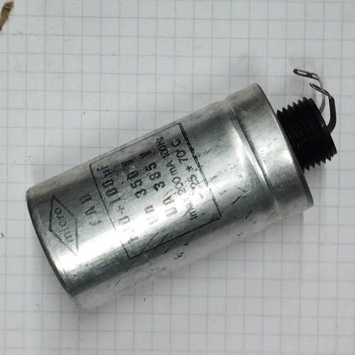 Condensateur 100 - +,