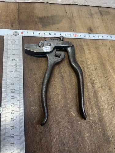 Outil ancien peugeot frères - outil,
