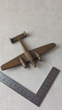 Ancien avion, travail de tranchée