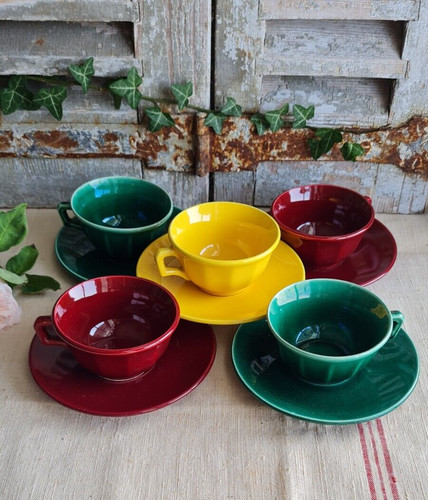 Anciennes tasses sous - anciennes,