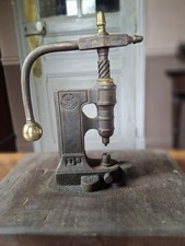  1Presse A Œillet  Cordonnier N 9 Ancienne Sur Socle *21x 11 Cm *