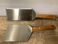 Lot de 2 spatules à plancha