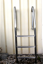 Echelle de piscine en inox à trois marches d'occasion