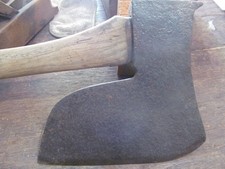 OUTIL ANCIENS HACHE CHARPENTIER_, SABOTIER _______