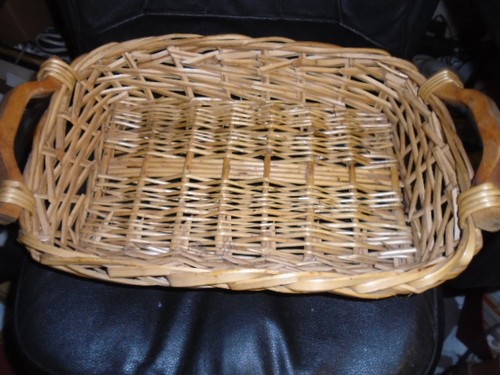 Woven wooden handle casserol - wooden,