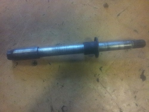 Axe roue avant suzuki 600 - axe,