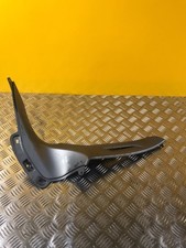 cache laterale droit pour