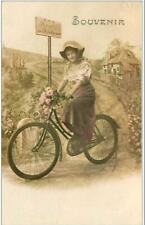 VELO.n°26.SOUVENIR.ROUTE DU RENDEZ VOUS.FEMME  SUR SON VELO.