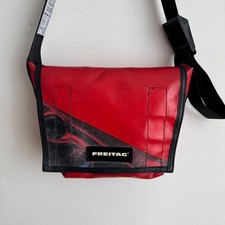 Freitag F11 Lassie Messenger