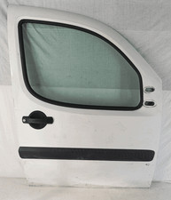 51847704 Vieille porte. Droite