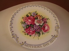 Vintage Crown Staffordshire Plaque Bouquet 1975 Mother's Day Collector Plate