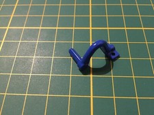 Charnière gauche du capot