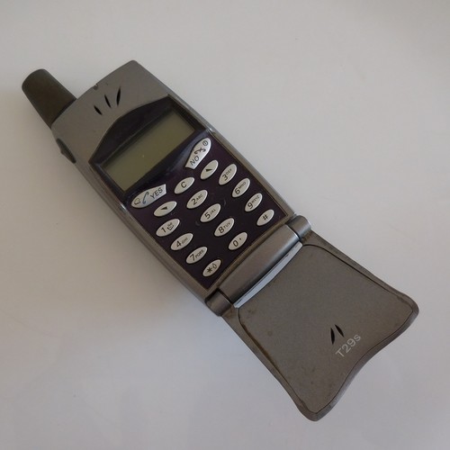Téléphone mobile clapet