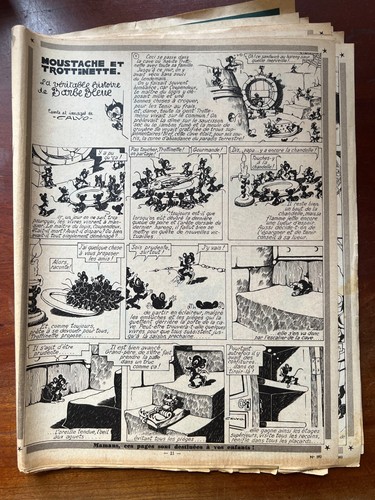 Lot moustache et - 23, b.d.