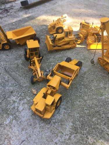 Lot jouets caterpillar - de,