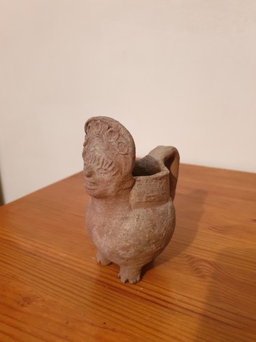 Petit vase anthropomorphe - , à