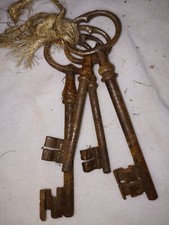 Lot De 4 Anciennes Clés De