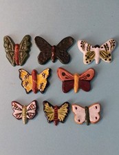 série  Fèves 8 PAPILLONS - céramique décorée  création CERA CANOUS ancienne