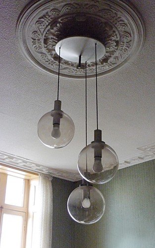 Very large vintage 1970 design - large,