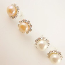 Mignonnes Boucles d'Oreilles en Perles de Culture ornées de Zircon