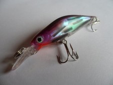 Leurre pêche mer riviere 8cm avec bavette 6g nage jusqu'a 1,5m violet holo