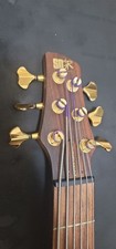 Guitare basse électrique