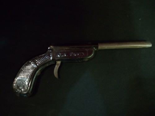 Pistolet fléchettes - à,