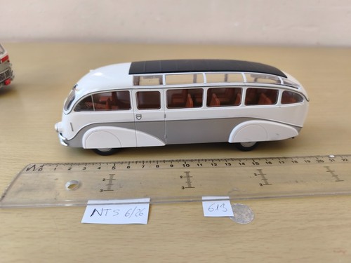 Ixo autobus mercedes - mercedes, lo
