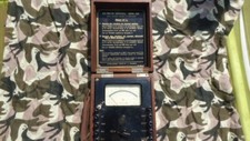 VOLTMETRE ANCIEN EN BOITE BOIS TRES BEL ETAT