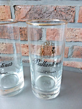 2 verres ballantines scotch