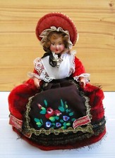Poupée folklorique Bourgogne celluloïd petitcolin / robe velours-chapeau paille
