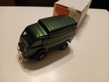 renault 1000Kg surelevé (modele transformé sur macadam)   1/43
