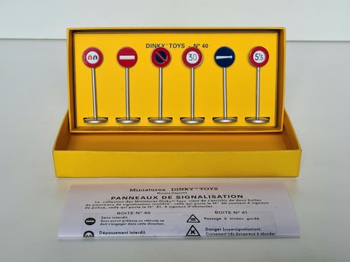 Boite panneaux en métal - de,