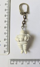 pin's porte ancien clé key ring France paris pneu bonhomme michelin bibendum