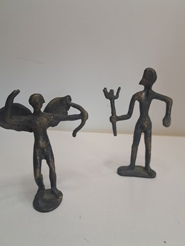 Statuette personnage - , au