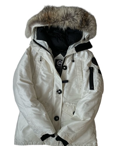 Canada goose women montebello - canada,