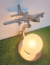 Lampe de bureau globe modèle