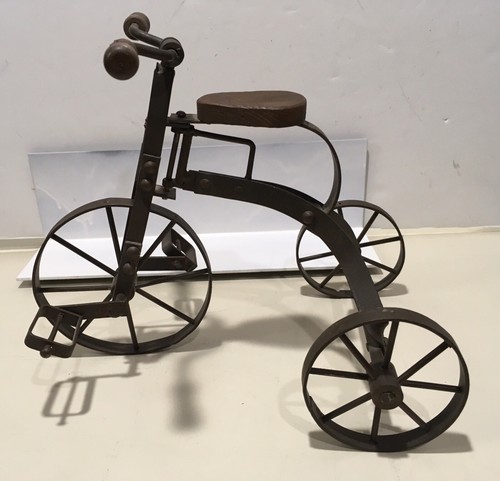 Metal tricycle small miniature - small,