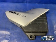 Cache sous selle droit YAMAHA 125 YBR de 2005 à 2009. 