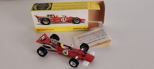 Dinky toys miniature ferrari - ,