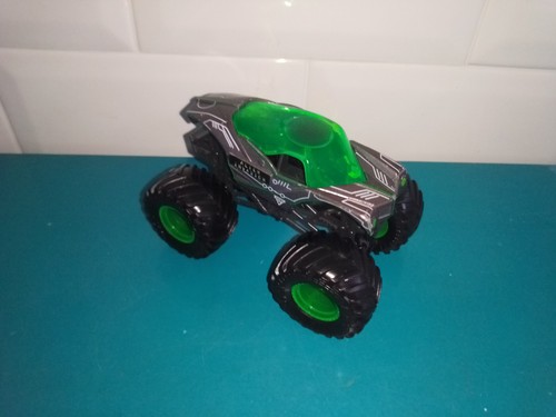 1111231 voiture miniature 4x4