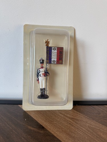 Hachette soldat plomb - soldat, porte