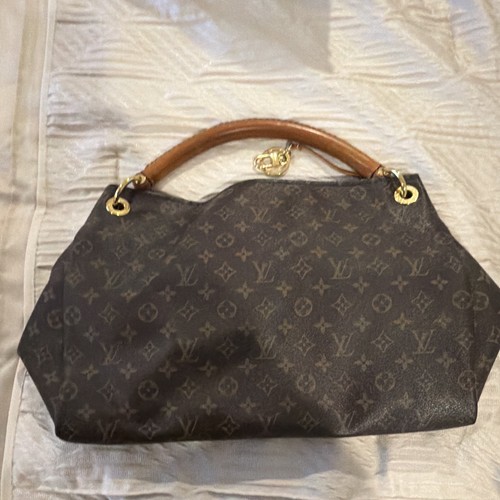 Authentic louis vuitton - authentic,
