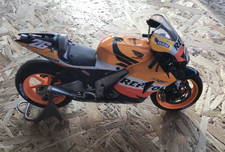 1/12 Minichamps HONDA RC211V DANI PEDROSA 2006 sans boite.