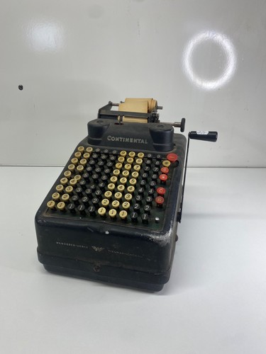 Ancienne machine calculer - machine,