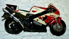 MAISTO MOTO 1/18 YAMAHA R7OW-02 be mais manque la bequille